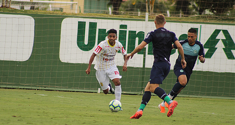 em-goiania-brasiliense-e-derrotado-pelo-time-profissional-do-goias-em-jogo-treino