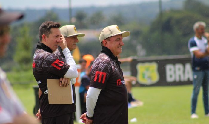 na-apresentacao-de-vilson-tadei-brasiliense-vence-o-luziania-por-51-em-jogo-treino