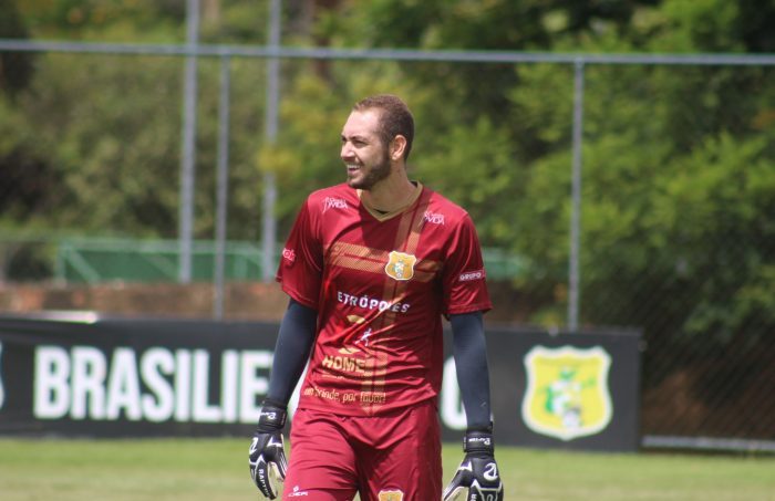 meta-do-brasiliense-e-reforcada-com-a-contratacao-do-goleiro-matheus-brandao