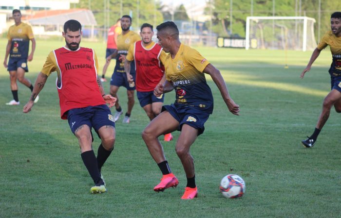 brasiliense-e-ceilandia-se-enfrentam-no-mane-garrincha-valendo-a-lideranca-do-quadrangular-semifinal