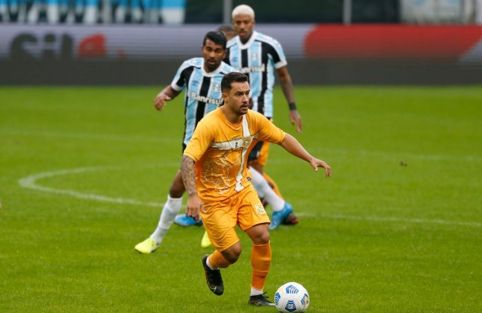 brasiliense-sai-em-desvantagem-no-duelo-contra-o-gremio-pela-copa-do-brasil