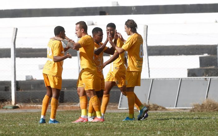 brasiliense-goleia-o-jaragua-e-volta-a-vencer-dentro-da-serie-d