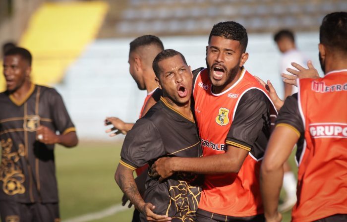 com-show-de-luquinhas-brasiliense-vence-o-jaragua