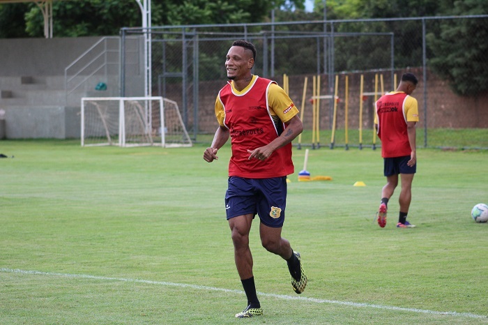 brasiliense-acerta-a-contratacao-do-centroavante-marcao