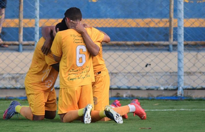 com-show-de-hernane-brocador-brasiliense-vence-o-gremio-anapolis